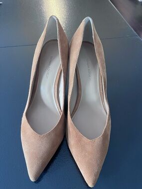 Banana Republic Camel Suede Pointed Toe Pumps size 10
